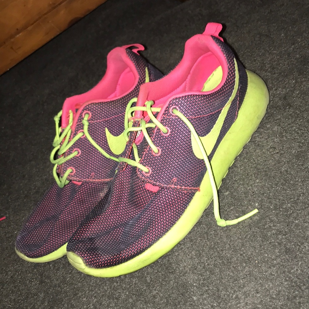 nike roshes